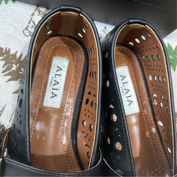 Alaïa Black Hollow Women's Flat Shoes - Picture 4 of 10